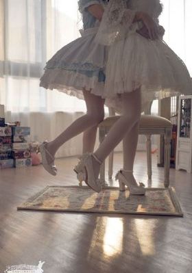 我被3个男人玩到喷潮_HD高清完整电影