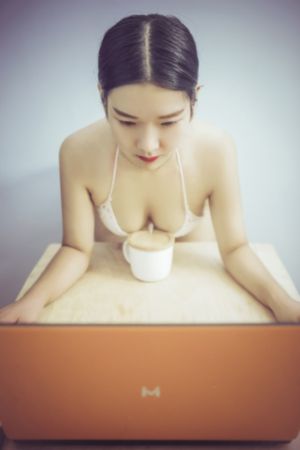 德凯奥特曼免费观看_超清手机在线看